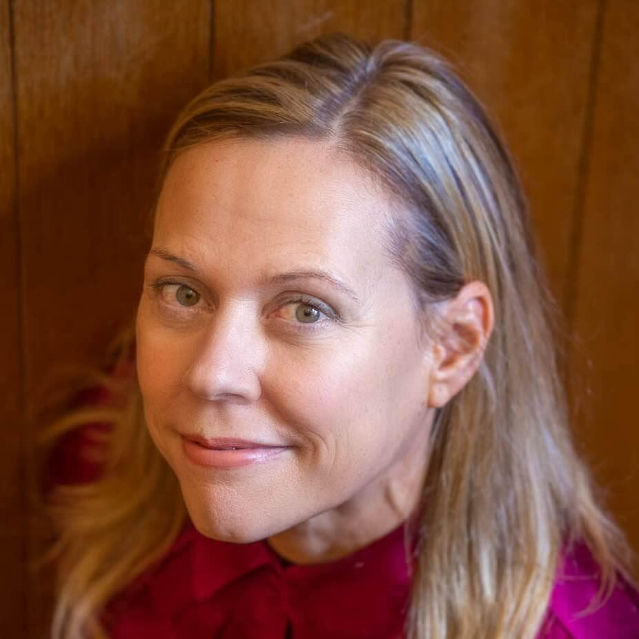 Pam Madden headshot